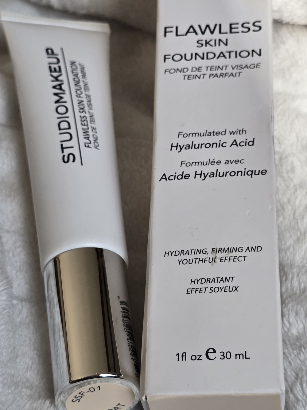 Studio Makeup Flawless Skin Foundation - Shade Oat SSF 01 NEW